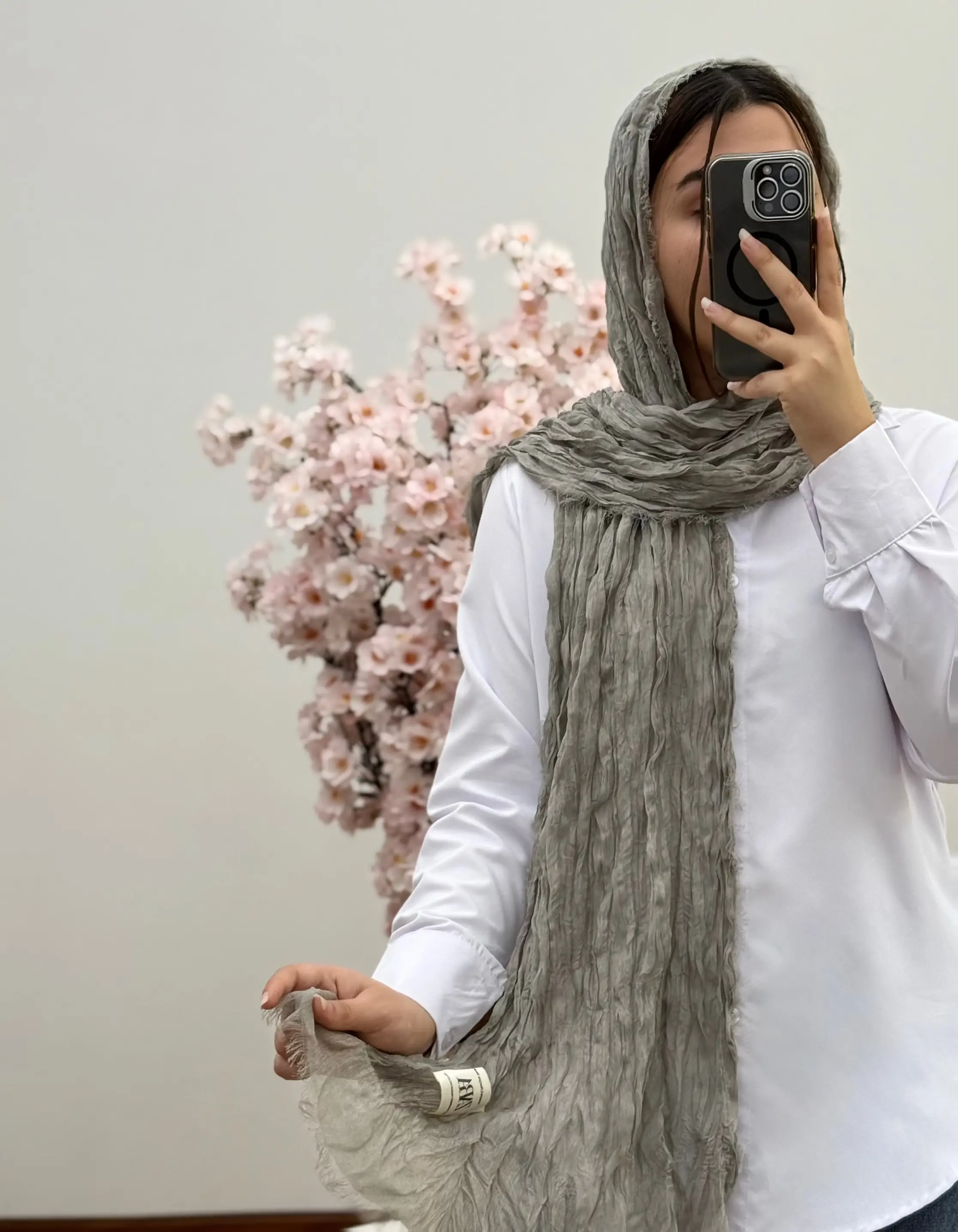 شال دور ریش چروک